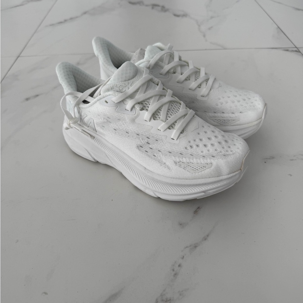 Hoka One Clifton 9 Women’s Running Shoe size 6.5B, 7B, 7.5B